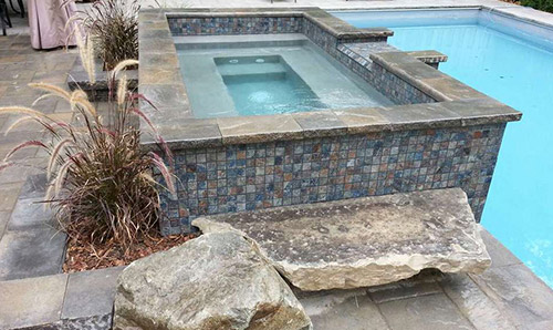 Petit bassin en béton